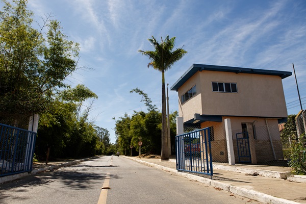 Imagem da entrada do Campus da Uesb de Vitória da Conquista