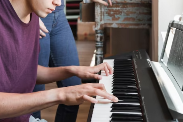 Coordenação de Cultura da Uesb oferecerá aulas de piano - UESB