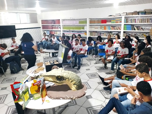 Os seres do passado: projeto de extensão da Uesb leva Paleontologia às escolas