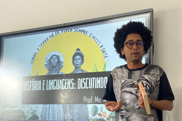 Aluno da Uesb recebe prêmio de melhor dissertação na área de história