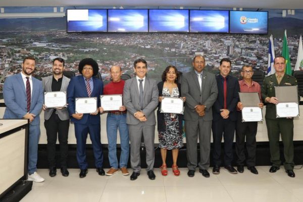 Professores da Uesb recebem Título de Cidadão Jequieense